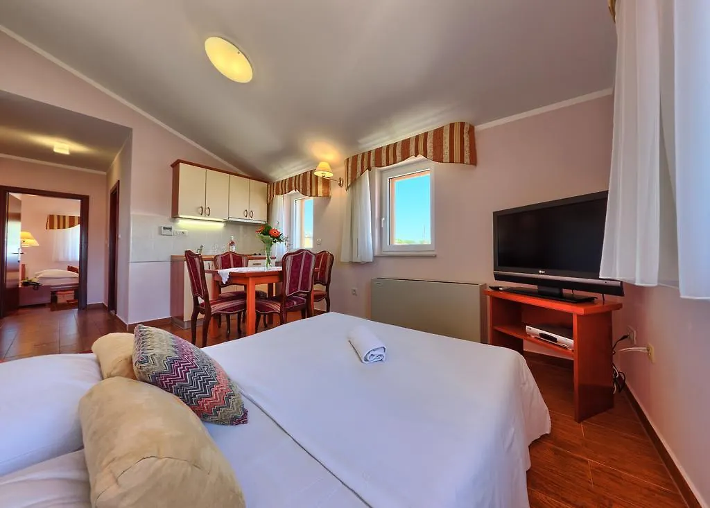 Hotel Trogir 3*,  Kroatië