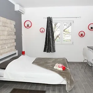 & Dijana Apartment