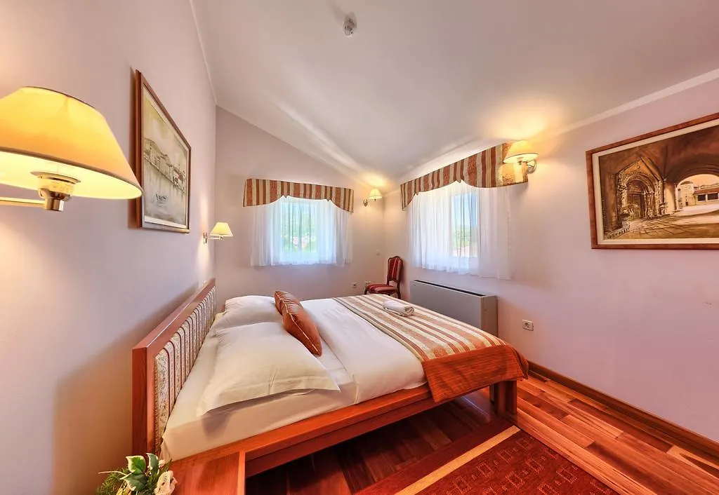 ***  Hotel Trogir Croatia