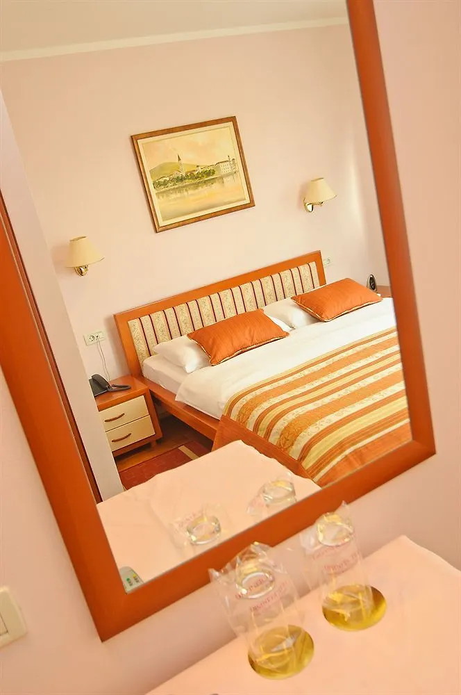 Hotel Trogir Kroatien